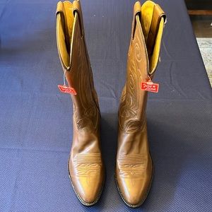 Tony lama ladies boots brown boots size 9 B